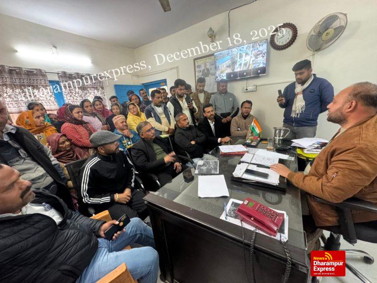तीन साल से पानी का कनेक्शन न देने पर जल शक्ति विभाग का किया घेराव: विजय अग्निहोत्री