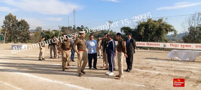 मैगा वॉकथॉन के लिए सजा ब्वायज स्कूल का मैदान और पुलिस ग्राउंड