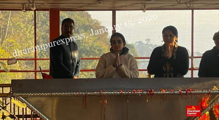 नवनियुक्त जिलाधीश गंधर्वा राठौड़ ने बाबा बालक नाथ मंदिर में की पूजा-अर्चना