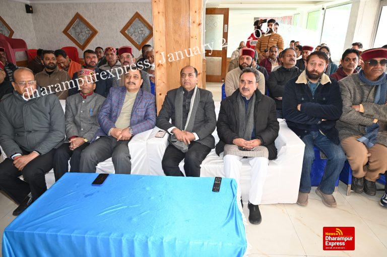 सोलन में जयराम ठाकुर ने सुनी ‘मन की बात’: प्रधानमंत्री ने दी गणतंत्र दिवस और हिमाचल राज्यत्व दिवस की बधाई
