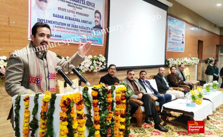 सड़क निर्माण के साथ-साथ यात्रियों की सुरक्षा सर्वोपरि : विक्रमादित्य सिंह