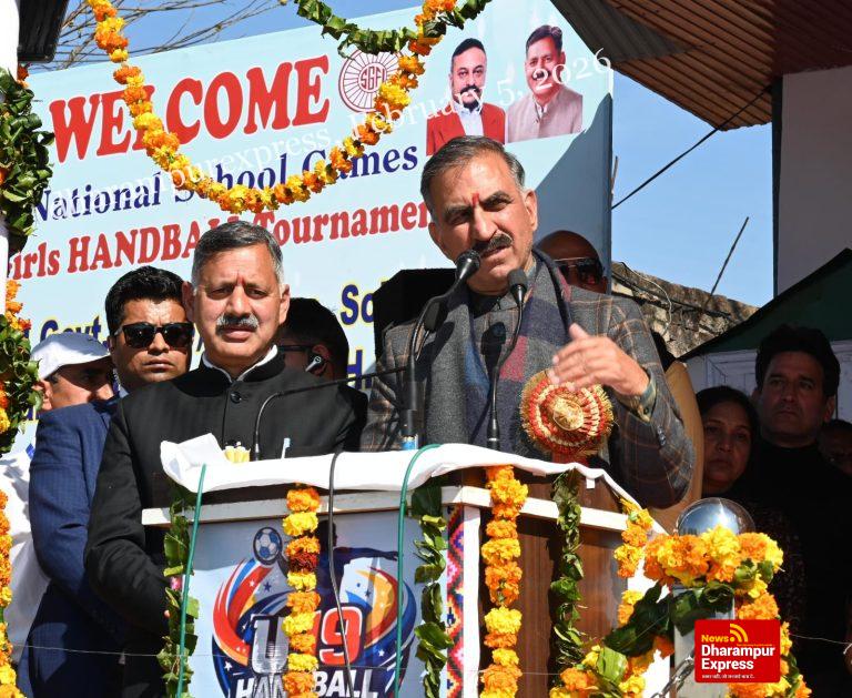 स्कूलों में बच्चों के मोबाइल इस्तेमाल करने पर एक मार्च से लगेगा प्रतिबंधः मुख्यमंत्री