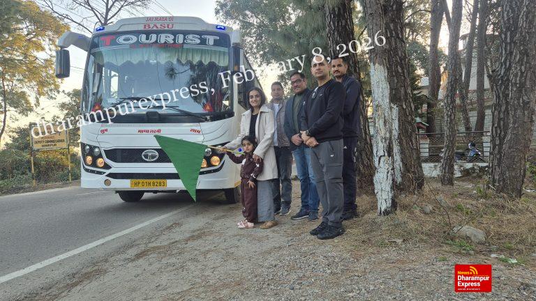 जयपुर के टूर पर निकले बाल आश्रम के बच्चे, डीसी गंधर्वा राठौड़ ने किया रवाना