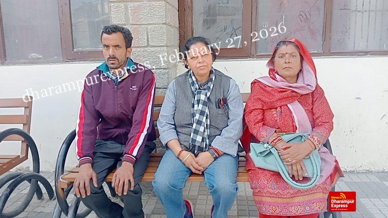 शादी करवाकर व्यक्ति को लगाया लाखों का चूना, एसपी हमीरपुर से मिला पीड़ित परिवार