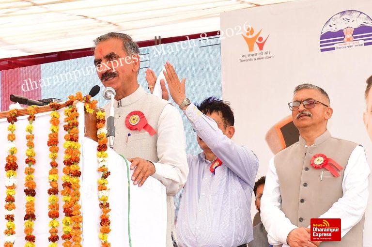 क्लास थ्री पदों में महिलाओं को 25 प्रतिशत आरक्षण देगी सरकारः मुख्यमंत्री