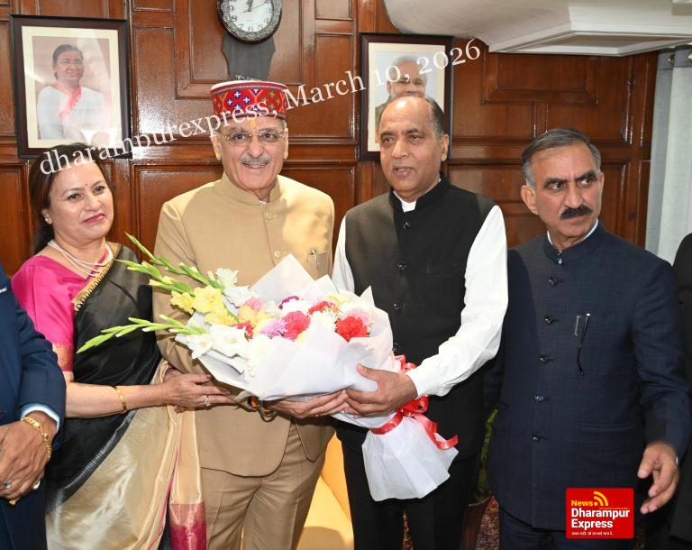 हिमाचल के राज्यपाल कविंद्र गुप्ता के शपथ ग्रहण समारोह में शामिल हुए नेता प्रतिपक्ष 