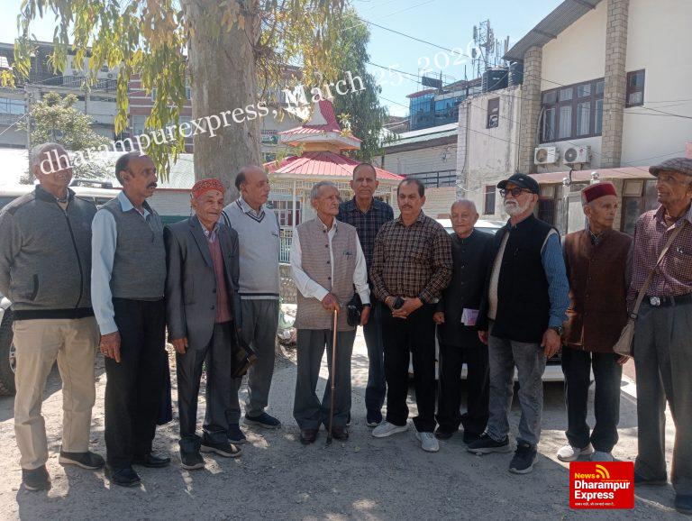 सीनियर सिटीजन काउंसिल ने डीसी को सौंपा ज्ञापन कहा, जल्द पूरी करवाई जाएगी काउंसिल की चुनावी प्रक्रिया