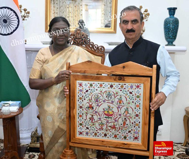 राष्ट्रपति द्रौपदी मुर्मू के शिमला आगमन पर हुआ भव्य स्वागत