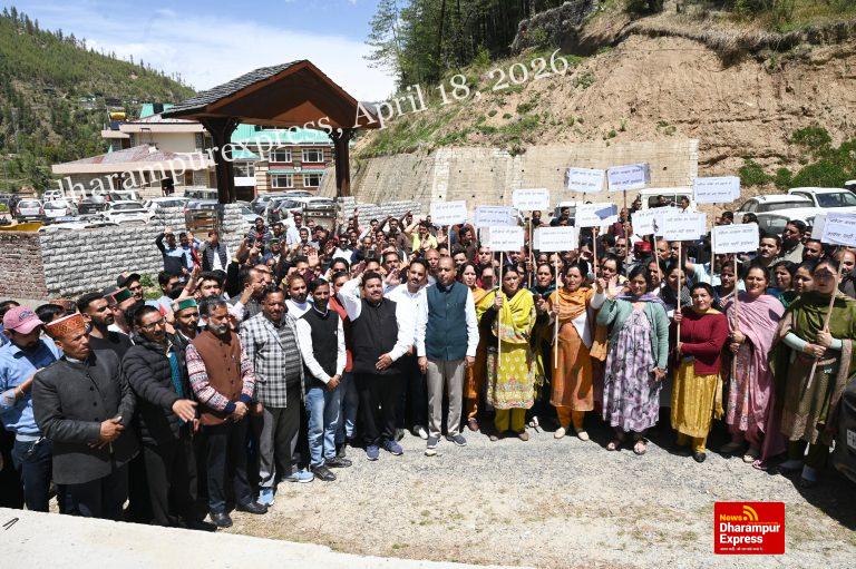 विपक्ष ने नारी शक्ति वंदन अधिनियम का विरोध कर अपनी महिला विरोधी मानसिकता को किया उजागर: जयराम ठाकुर